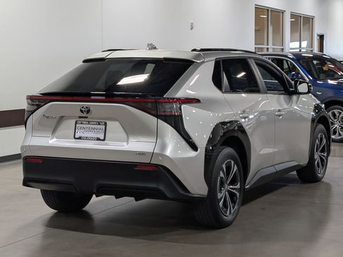 Used 2023 Toyota bZ4X XLE w/ Weather Package AWD/4WD image 3