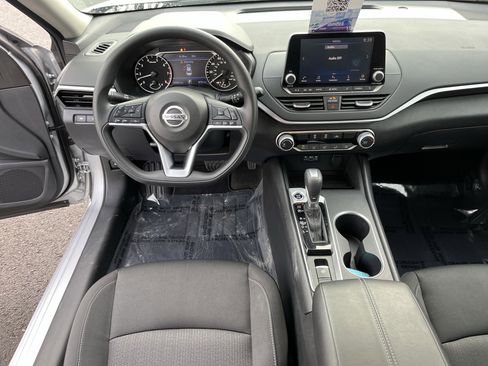 Used 2022 Nissan Altima 2.5 SV image 11
