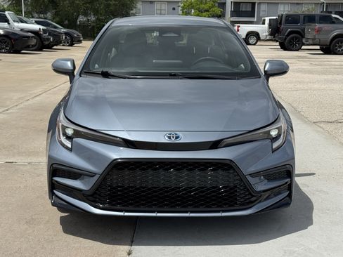 Used 2025 Toyota Corolla SE image 3