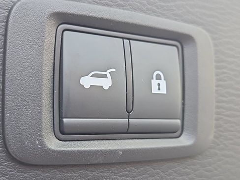 Used 2025 Mitsubishi Outlander SE FWD image 39