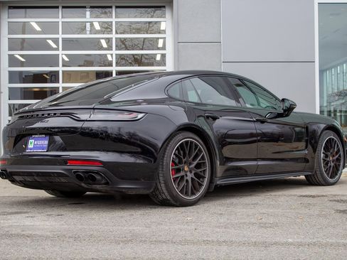 Used 2023 Porsche Panamera GTS w/ Premium Package image 10