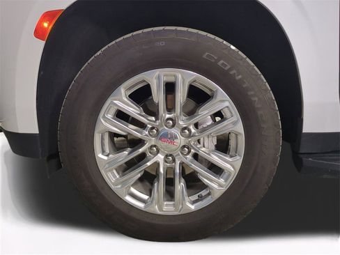 Used 2024 GMC Yukon XL SLT image 11