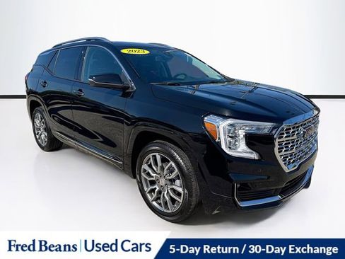 Used 2023 GMC Terrain Denali AWD/4WD image 1