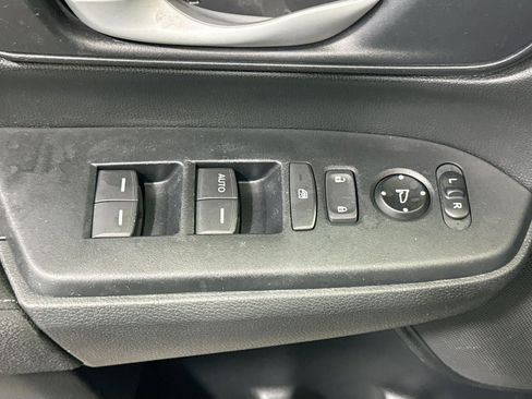 Used 2018 Honda CR-V LX image 16