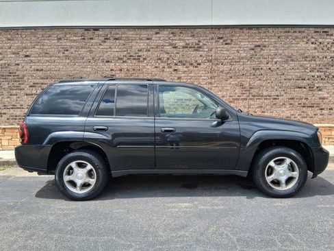 Used 2008 Chevrolet TrailBlazer LT w/ Sun And Sound Package RWD image 6