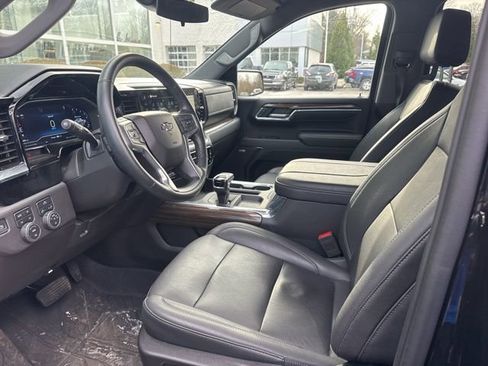 Used 2023 Chevrolet Silverado 1500 RST w/ Convenience Package II image 2