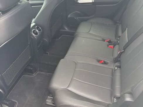 Used 2023 Mercedes-Benz GLB 250 4MATIC image 9