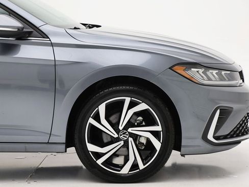 Used 2025 Volkswagen Jetta SEL image 4