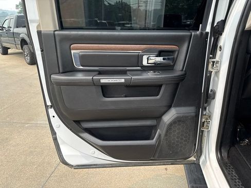 Used 2018 RAM 1500 Laramie w/ Convenience Group AWD/4WD image 46
