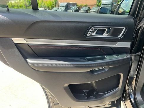 Used 2018 Ford Explorer Sport w/ Equipment Group 401A AWD/4WD image 19