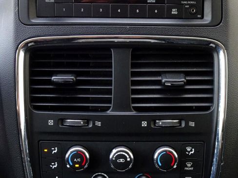 Used 2016 Dodge Grand Caravan SE w/ Quick Order Package 29E SE image 16