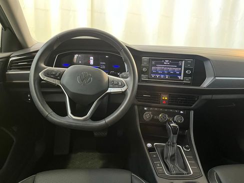 Used 2024 Volkswagen Jetta SE w/ Panoramic Sunroof Package image 20