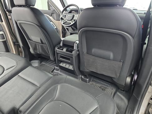 Used 2023 Land Rover Defender 110 X-Dynamic SE image 11