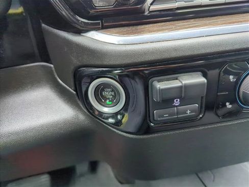 Used 2024 Chevrolet Silverado 2500 LT image 22