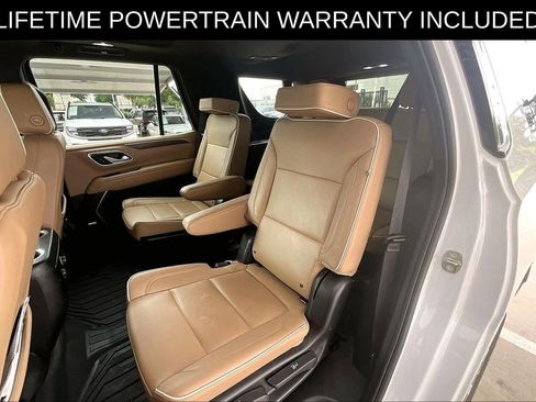 Used 2024 Chevrolet Tahoe Premier w/ Premium Package image 24