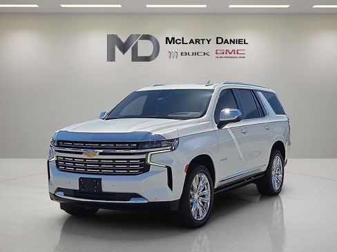 Used 2021 Chevrolet Tahoe Premier w/ Premium Package AWD/4WD image 3
