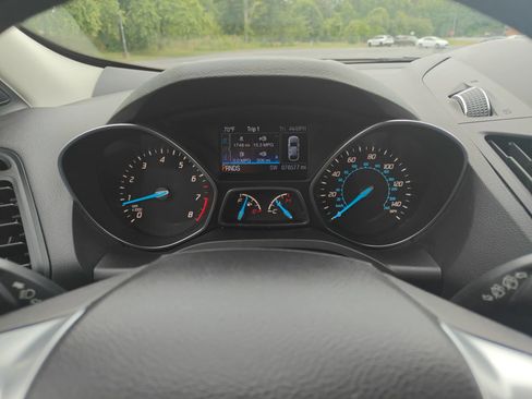 Used 2016 Ford Escape SE w/ SE Leather Comfort Package AWD/4WD image 9
