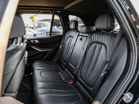 Used 2019 BMW X5 xDrive50i w/ M Sport Package image 38