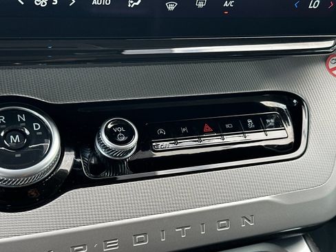 Used 2025 Ford Expedition Max Active RWD image 26