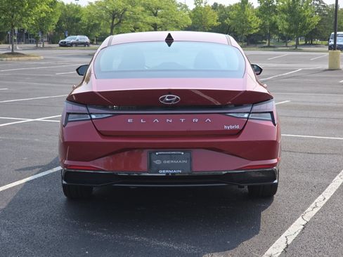 Used 2022 Hyundai Elantra Limited FWD image 23