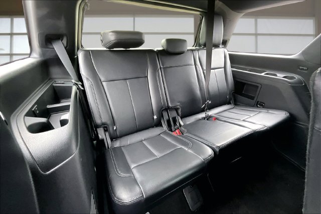 Used 2019 Ford Expedition XLT w/ Equipment Group 202A AWD/4WD image 27