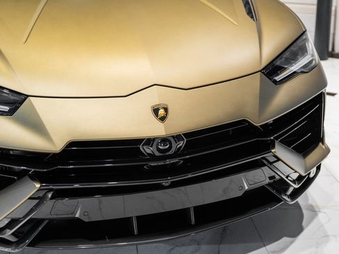 Used 2024 Lamborghini Urus Performante AWD/4WD image 10