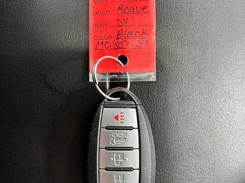 Used 2021 Nissan Rogue SV AWD/4WD image 27