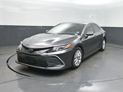 Used 2023 Toyota Camry LE image 1