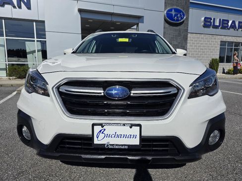 Used 2018 Subaru Outback 2.5i Premium AWD/4WD image 2