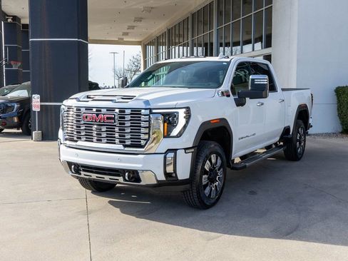 Used 2024 GMC Sierra 2500 Denali w/ Technology Package AWD/4WD image 46