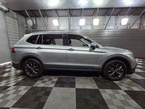 Used 2022 Volkswagen Tiguan SE FWD image 9