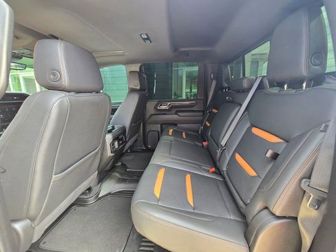 Used 2024 GMC Sierra 2500 AT4 w/ AT4 Premium Plus Package AWD/4WD image 17
