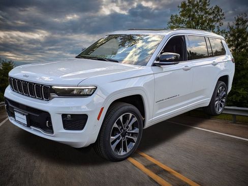 New 2025 Jeep Grand Cherokee L Overland w/ Advanced Protech Group III image 7