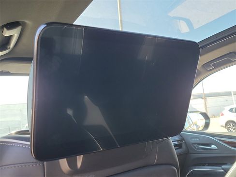 Used 2023 Cadillac Escalade Premium Luxury w/ LPO, Radiant Package image 18