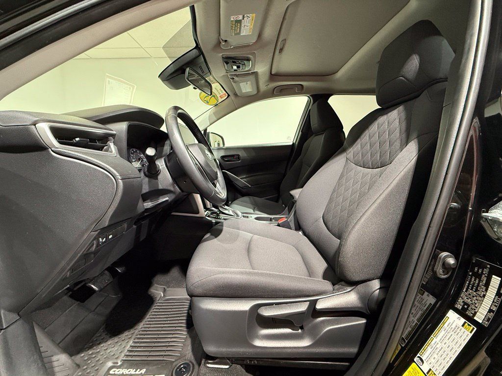 Certified 2023 Toyota Corolla Cross LE w/ Moonroof Package AWD/4WD image 13