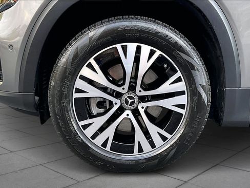 Used 2026 Mercedes-Benz GLB 250 4MATIC image 11