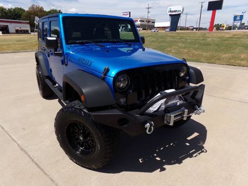 Used 2015 Jeep Wrangler Unlimited Sport AWD/4WD image 10