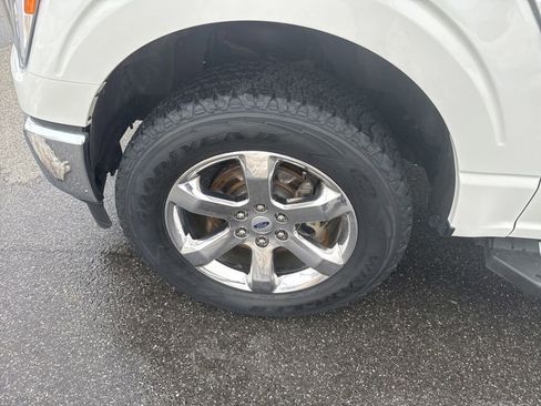 Used 2023 Ford F150 Lariat image 10