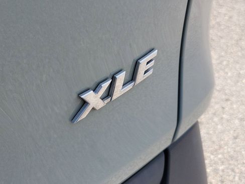 Used 2023 Toyota RAV4 XLE Premium FWD image 7