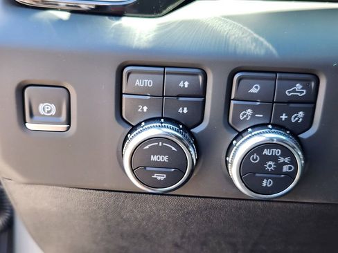 New 2025 GMC Sierra 3500 Denali Ultimate image 11