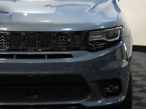 Used 2019 Jeep Grand Cherokee SRT w/ Trailer Tow Group IV AWD/4WD image 10