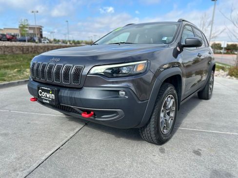 Used 2020 Jeep Cherokee Trailhawk w/ Comfort/Convenience Group AWD/4WD image 3