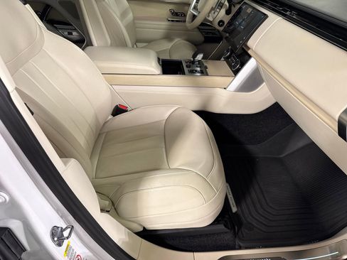 Used 2023 Land Rover Range Rover Autobiography image 32