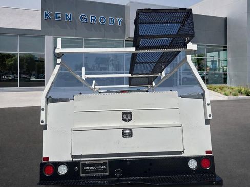 Certified 2023 Ford F250 XL w/ XL Chrome Package image 5