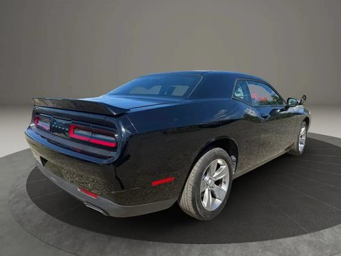 Used 2020 Dodge Challenger SXT RWD image 5