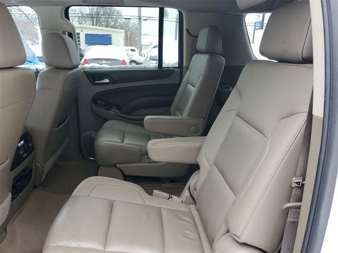 Used 2016 Chevrolet Suburban LT image 10