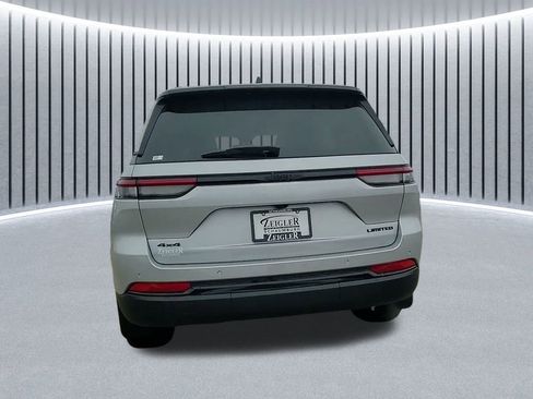 New 2025 Jeep Grand Cherokee Limited w/ Black Appearance Package image 12