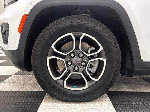 Used 2023 Jeep Grand Cherokee Trailhawk AWD/4WD image 8
