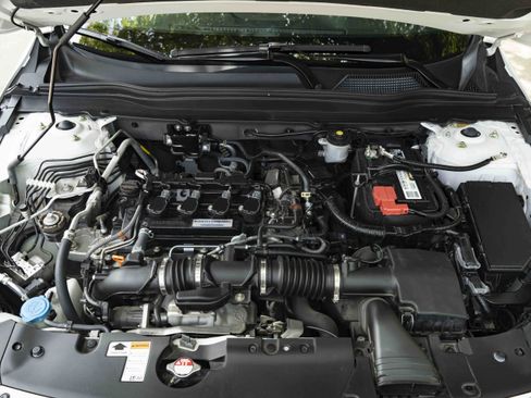 Used 2018 Honda Accord LX image 40