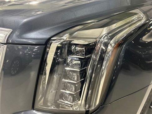Used 2020 Cadillac Escalade Platinum image 7